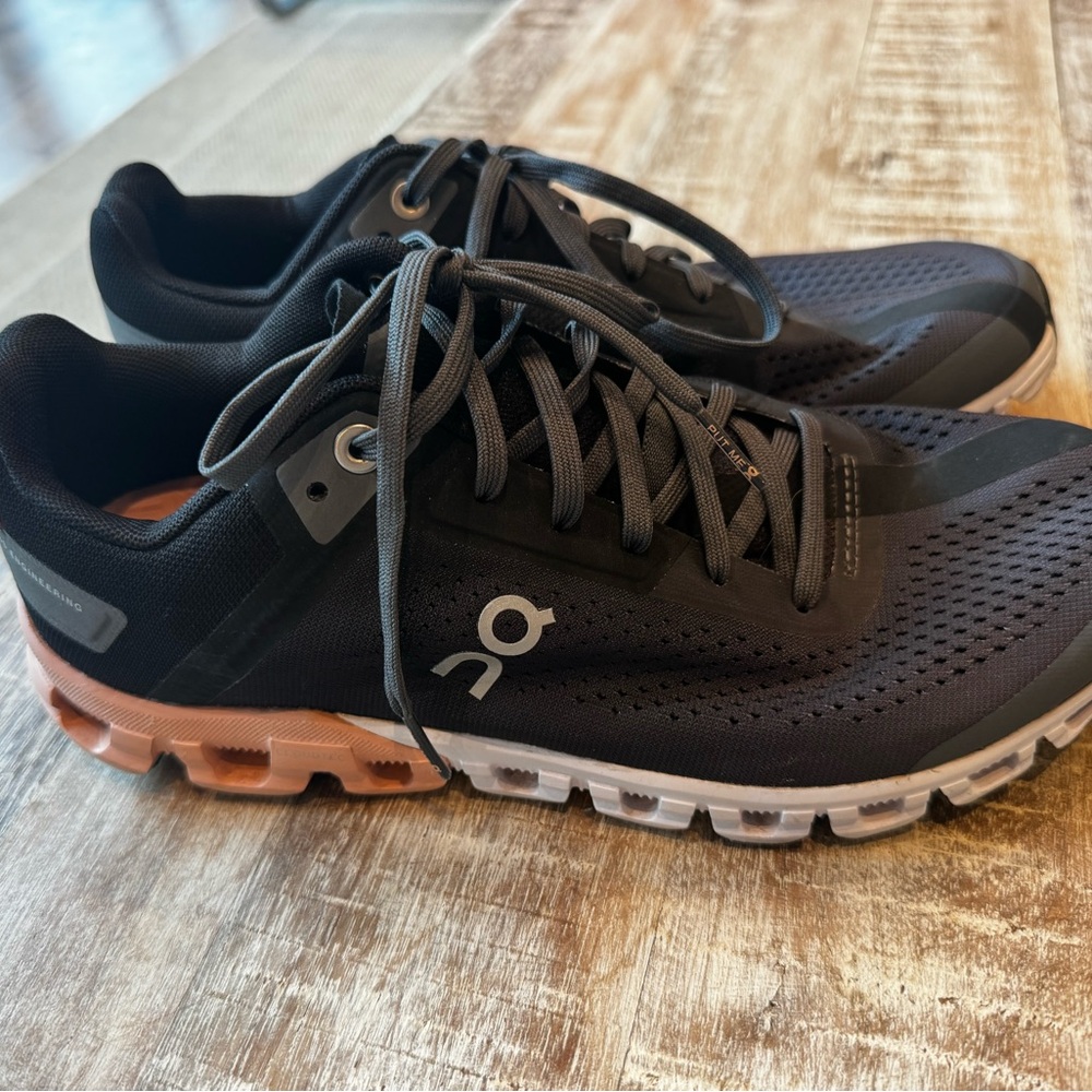 On Cloudflow 3 running shoes - image 3